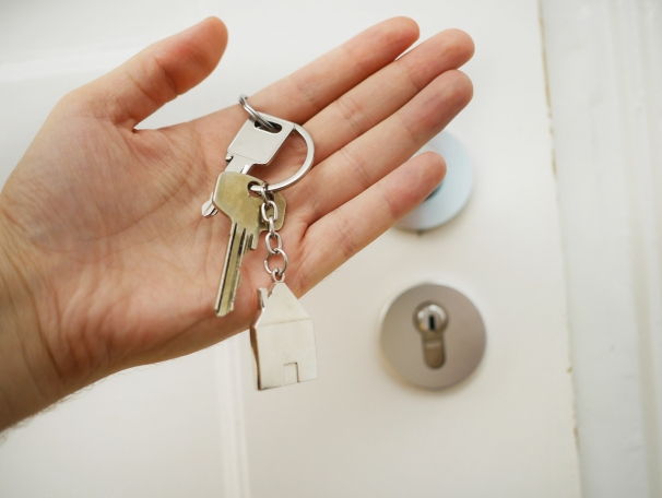 https://KelleHinson.StopRentingStartOwning.com